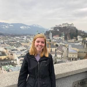 Meet your Posher, Kelly